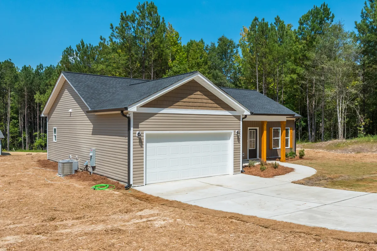 Thumbnail Photo: 121 Hunters Lane
