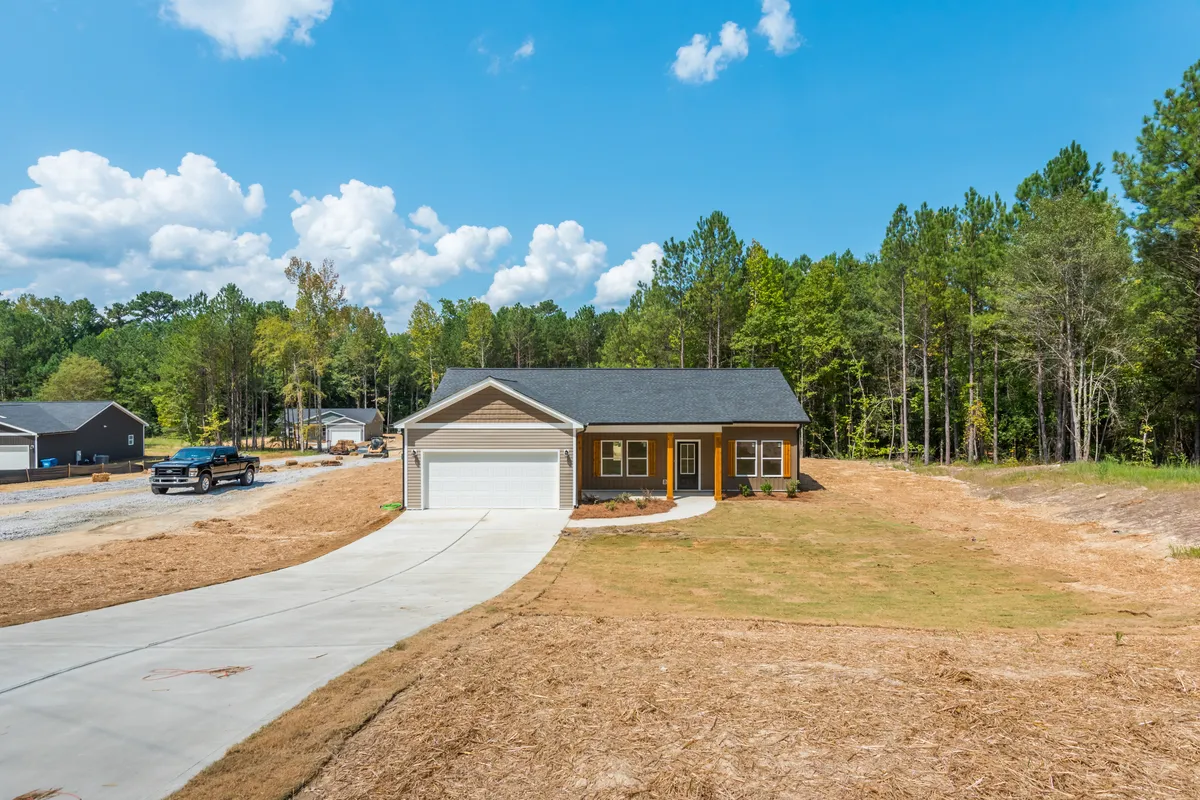 Thumbnail Photo: 121 Hunters Lane