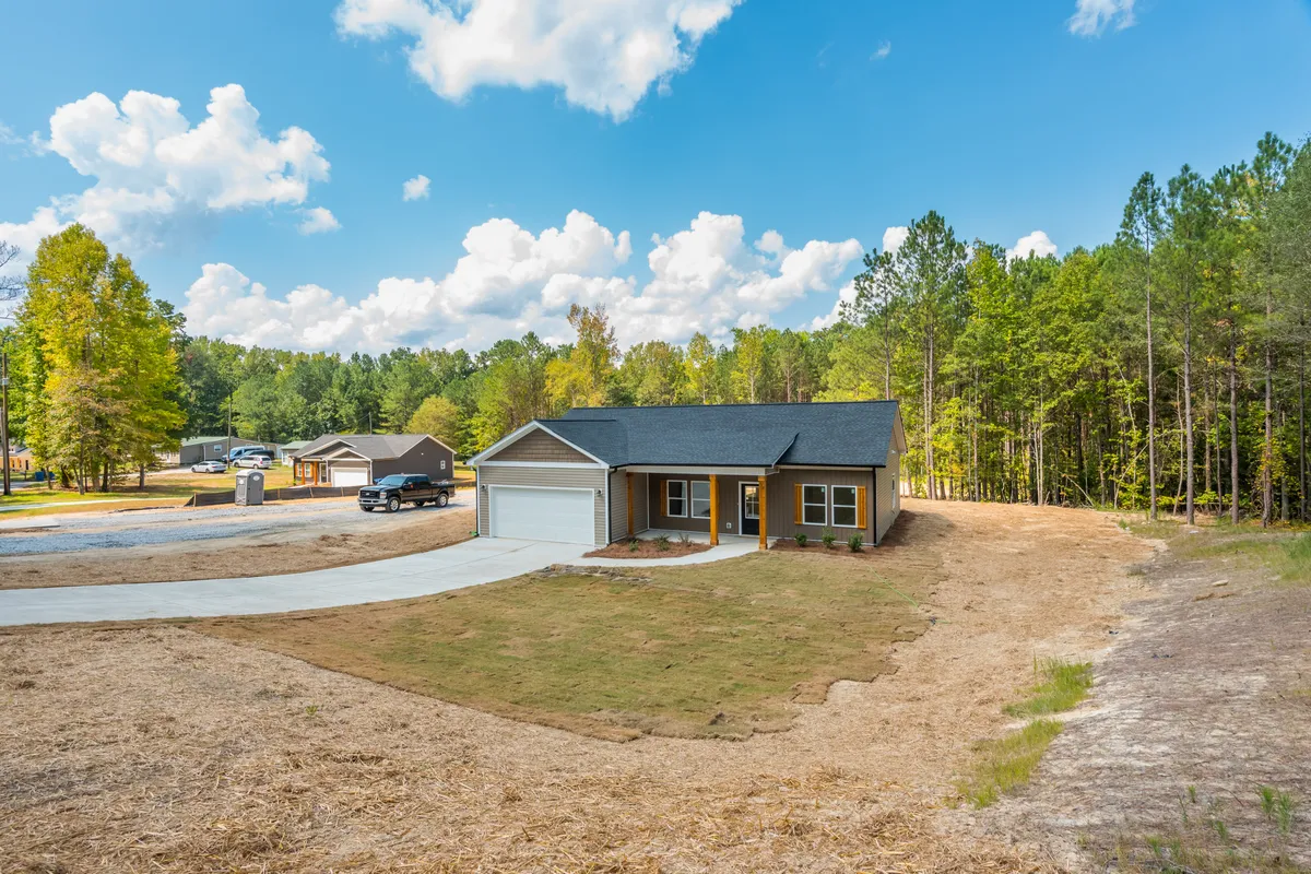 Thumbnail Photo: 121 Hunters Lane