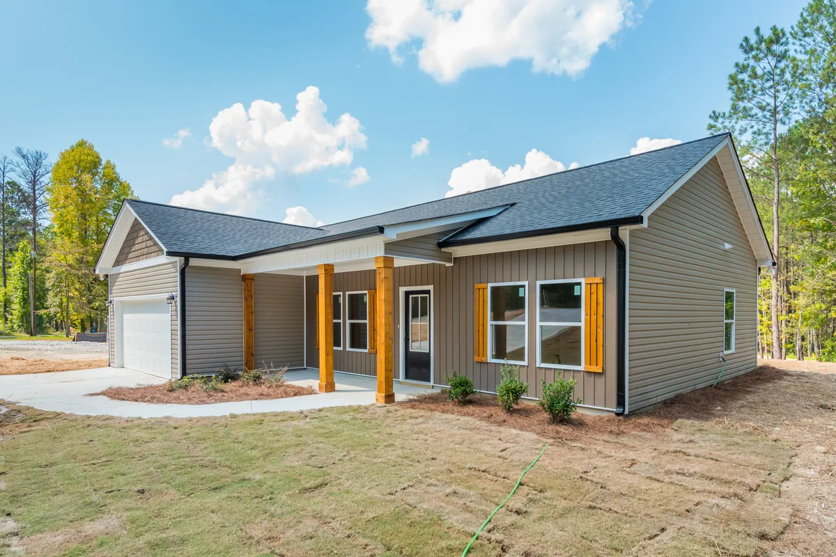 Thumbnail Photo: 121 Hunters Lane