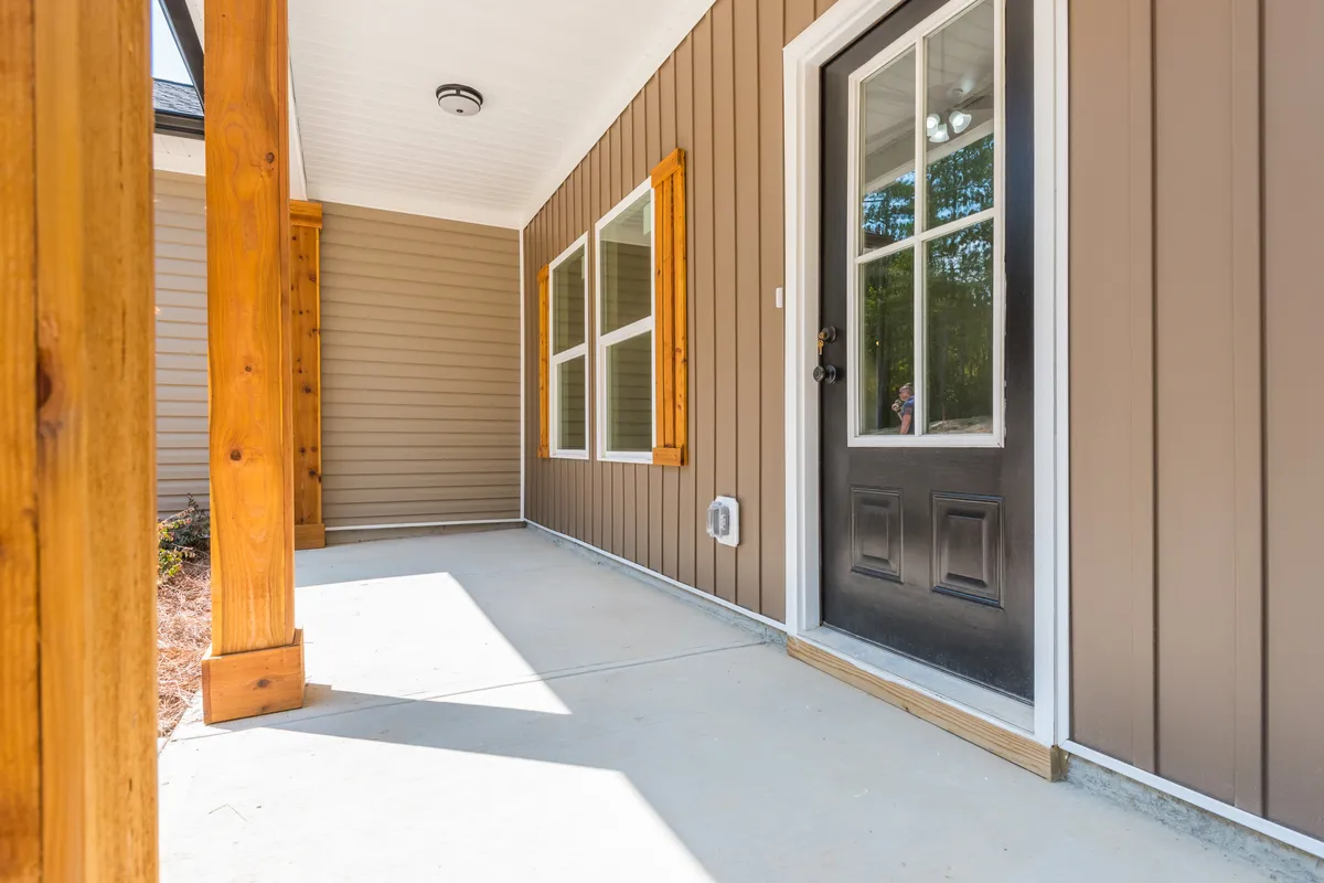 Thumbnail Photo: 121 Hunters Lane