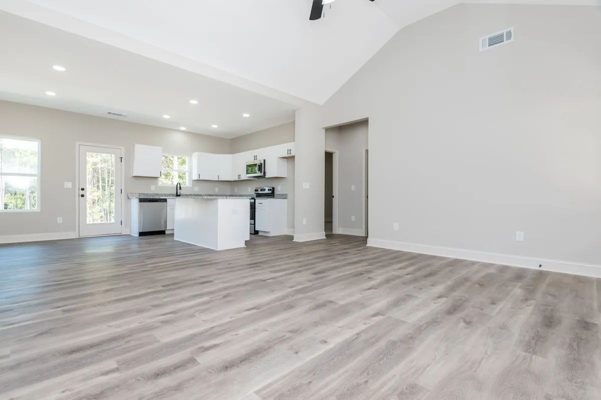 Thumbnail Photo: 121 Hunters Lane