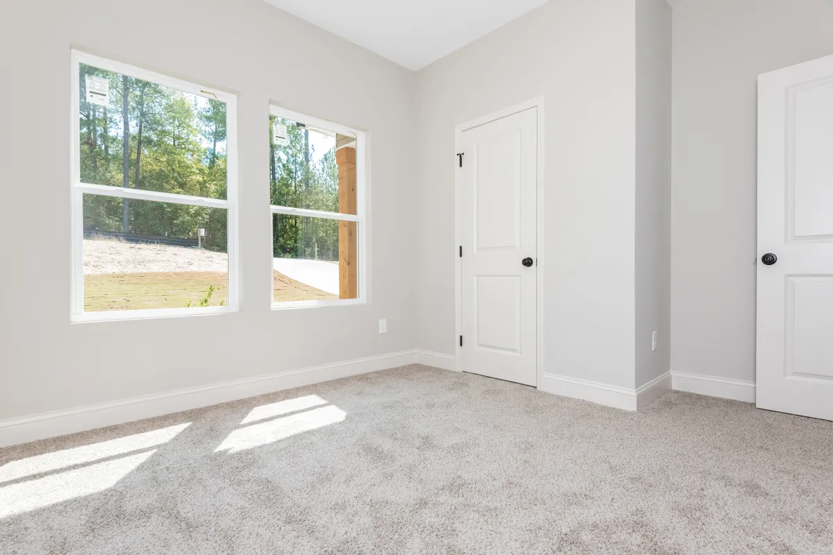 Thumbnail Photo: 121 Hunters Lane