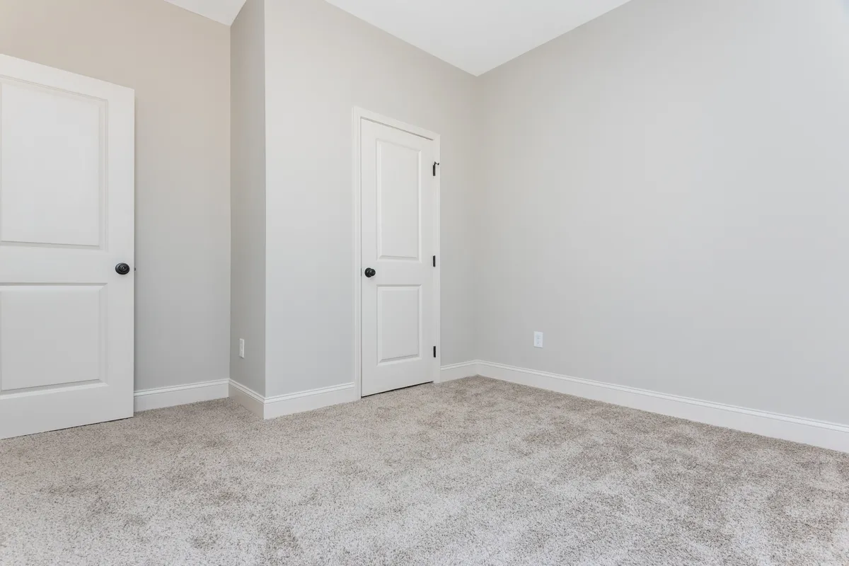Thumbnail Photo: 121 Hunters Lane