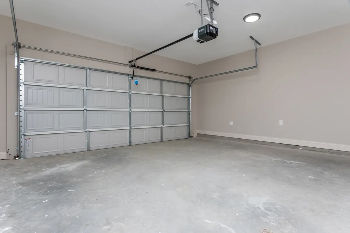 Thumbnail Photo: 121 Hunters Lane