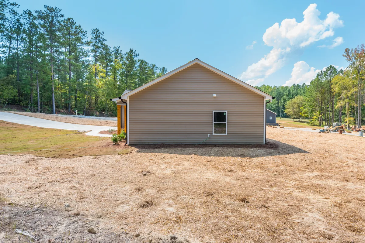 Thumbnail Photo: 121 Hunters Lane
