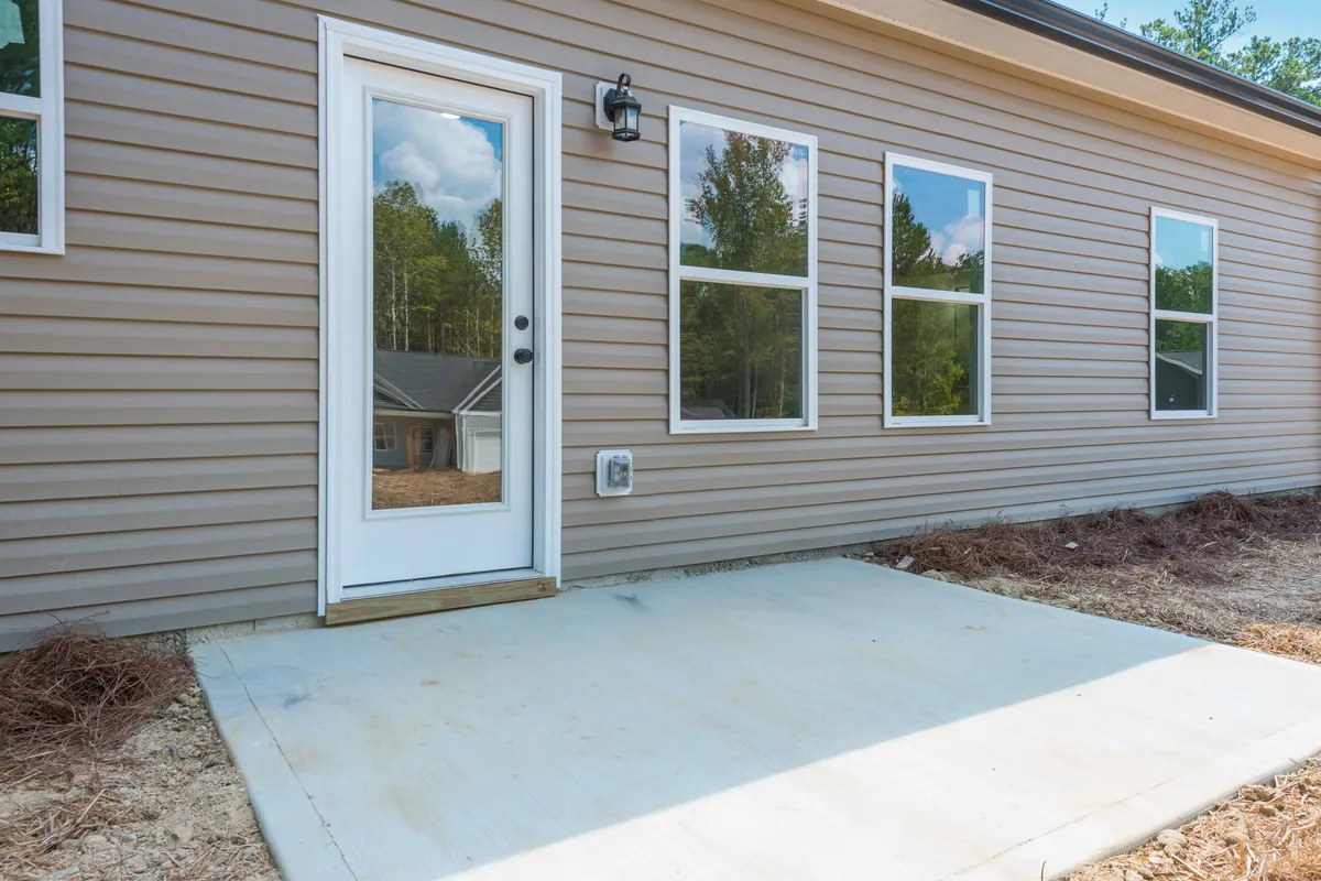 Thumbnail Photo: 121 Hunters Lane