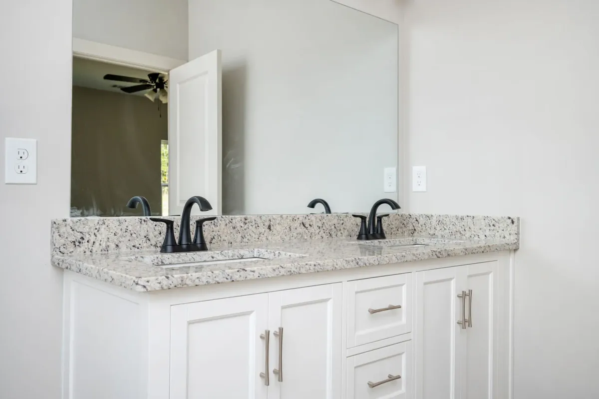 Thumbnail Photo: 516 Branch Street